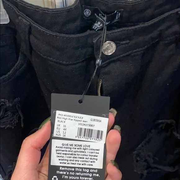 Misguided Black Riot High Rise Mom Jean - Picture 2 of 4